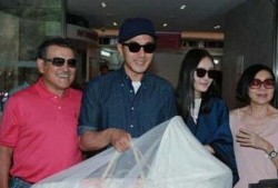 娱乐圈吃瓜两个人,揭秘幕后真相！